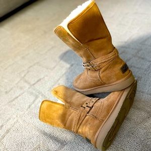 UGG BOOTS SIZE 7 women